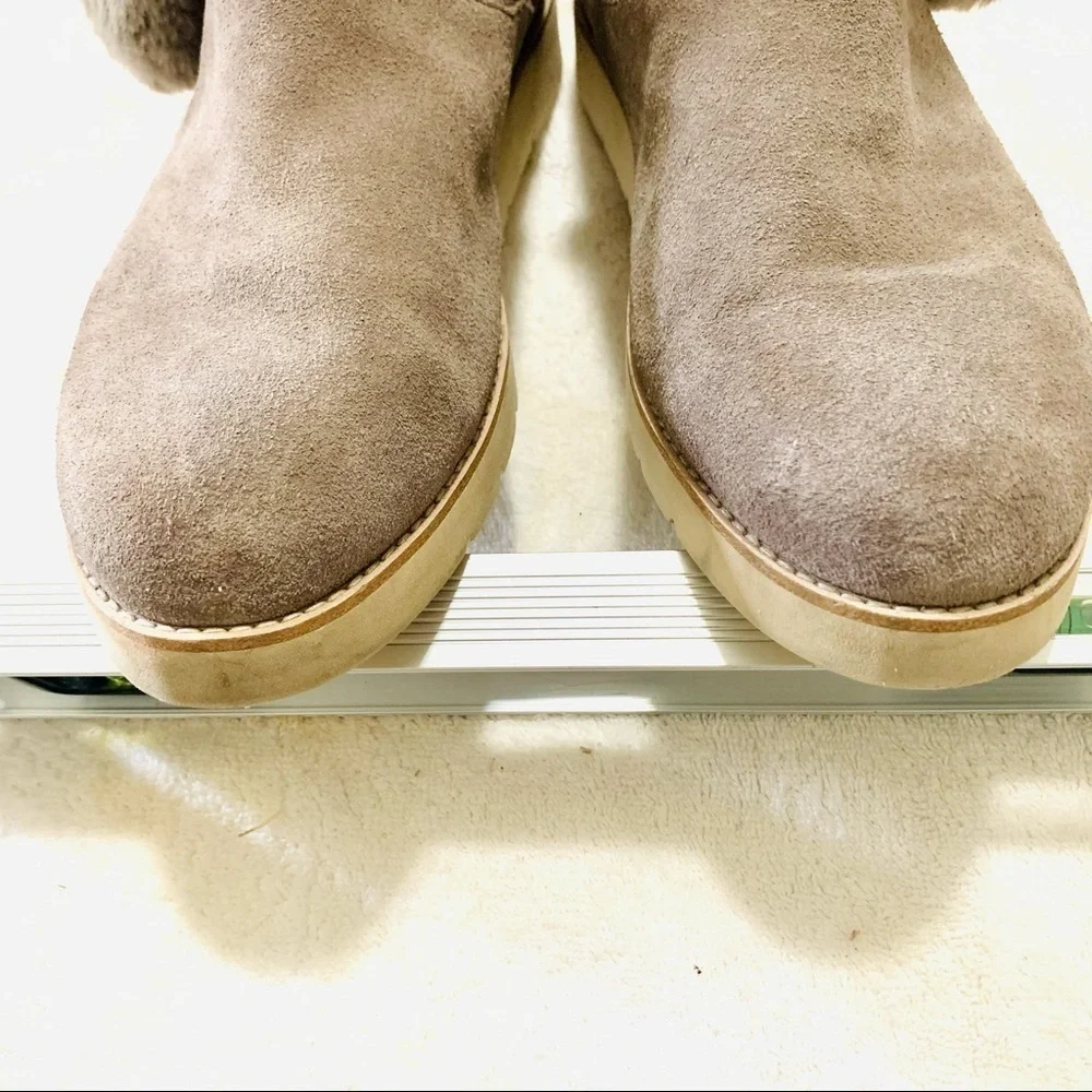 JACK ROGERS Vera gray suede Pom Pom boots size 9